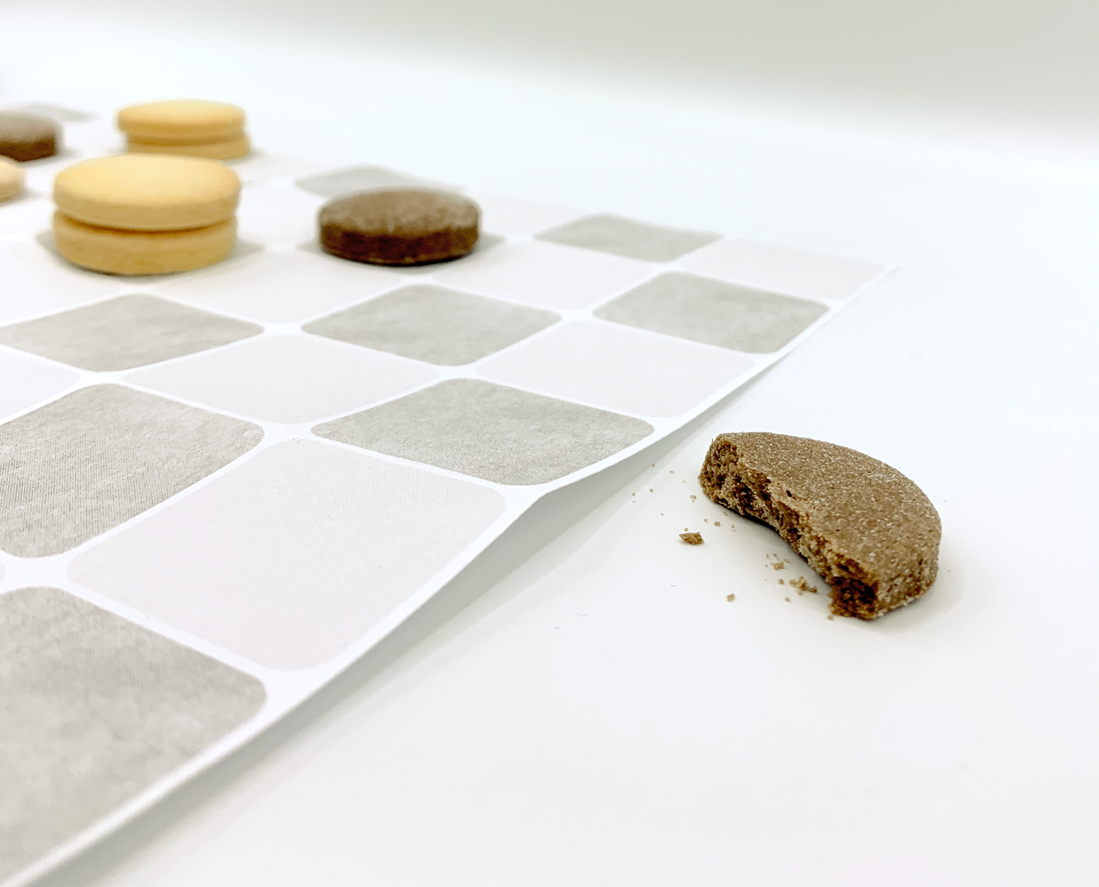 DAMAngiare: gioco della dama in cui mangi le pedine davvero | Playdesign