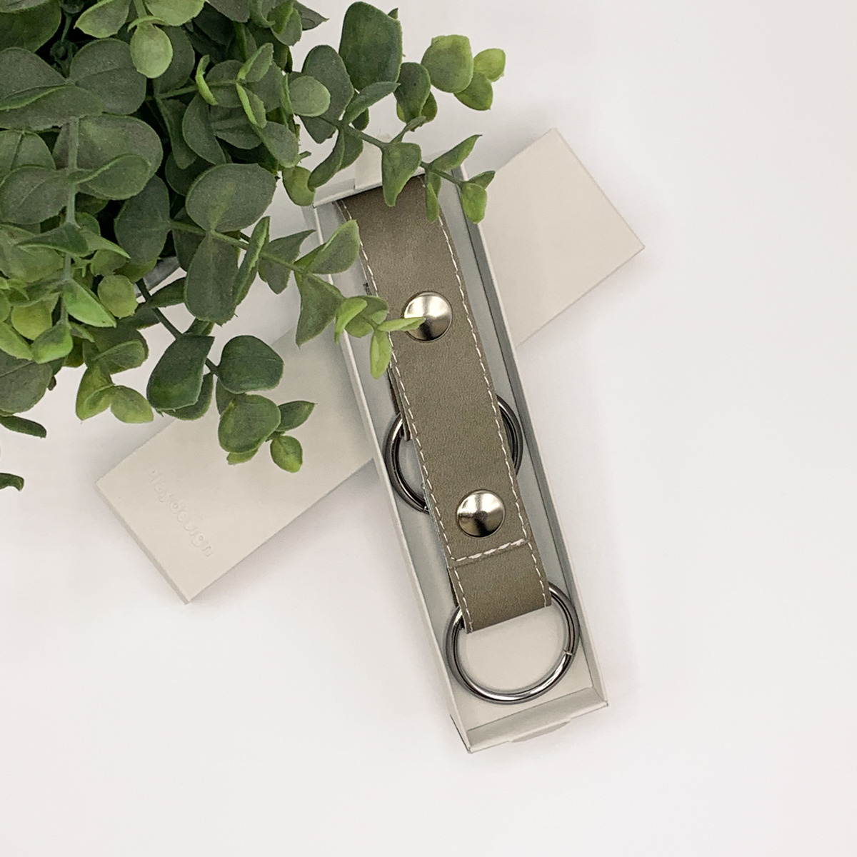 Eurekey grigio fango con packaging aperto