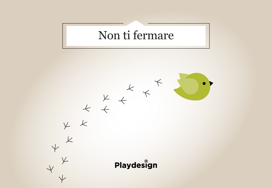 orme di zampe di uccello che descrivono una traiettoria curva verso l'alto; dove si interrompono, un uccellino verde spicca il volo